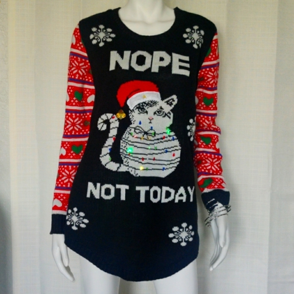 No Boundaries X-Mas Lighted Sweater Sz XL(15-17)